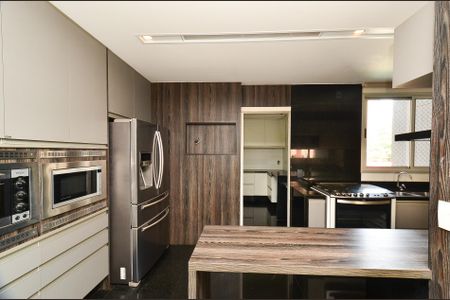 Apartamento à venda com 164m², 4 quartos e 4 vagasCozinha