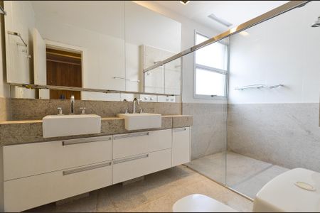 Apartamento à venda com 164m², 4 quartos e 4 vagasSuíte Master Banheiro