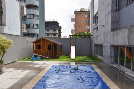 Apartamento à venda com 164m², 4 quartos e 4 vagasÁrea comum - Piscina