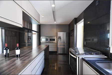 Apartamento à venda com 164m², 4 quartos e 4 vagasCozinha