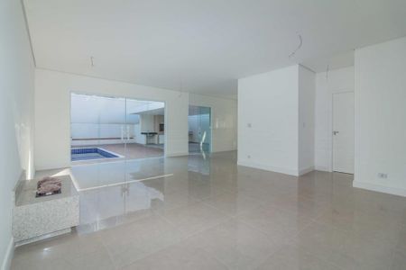 Casa à venda com 3 quartos, 227m² em Parque Sinai, Santana de Parnaíba