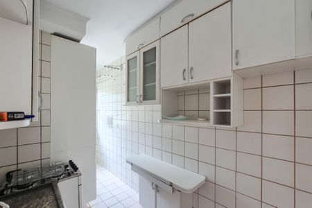 Apartamento para alugar com 50m², 2 quartos e 1 vaga Apartamento para alugar com 50m², 2 quartos e 1 vagaCozinha - Armários