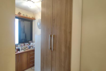 Apartamento à venda com 102m², 2 quartos e 1 vaga Apartamento à venda com 102m², 2 quartos e 1 vagaCloset da suíte