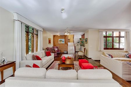 Casa à venda com 3 quartos, 320m² em Jardim Morumbi, São Paulo