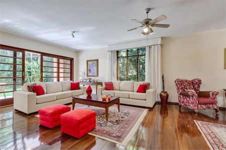 Casa à venda com 3 quartos, 320m² em Jardim Morumbi, São Paulo