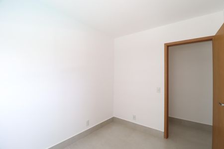 Apartamento para alugar com 77m², 2 quartos e 1 vagaQuarto 1