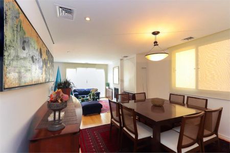 Casa à venda com 4 quartos, 375m² em Santo Amaro, São Paulo