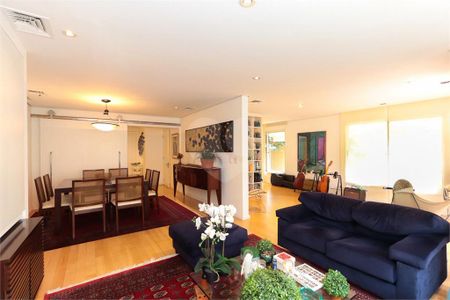 Casa à venda com 4 quartos, 375m² em Santo Amaro, São Paulo