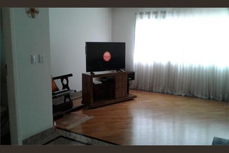 Casa à venda com 170m², 3 quartos e 4 vagas