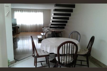 Casa à venda com 170m², 3 quartos e 4 vagas