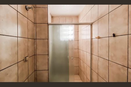 Banheiro de casa para alugar com 2 quartos, 50m² em Vila Buenos Aires, São Paulo