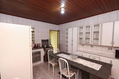 Casa para alugar com 92m², 2 quartos e 2 vagas Casa para alugar com 92m², 2 quartos e 2 vagasCozinha