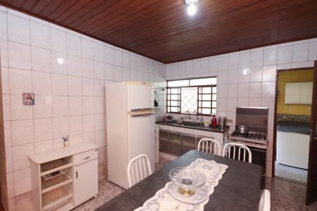 Casa para alugar com 92m², 2 quartos e 2 vagas Casa para alugar com 92m², 2 quartos e 2 vagasCozinha