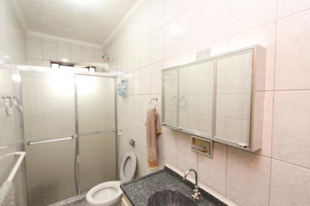 Casa para alugar com 92m², 2 quartos e 2 vagas Casa para alugar com 92m², 2 quartos e 2 vagasBanheiro