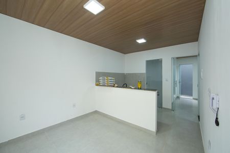 SALA de casa para alugar com 2 quartos, 75m² em Santo Andre, Belo Horizonte