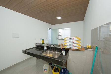 Casa para alugar com 75m², 2 quartos e 1 vagaCOZINHA