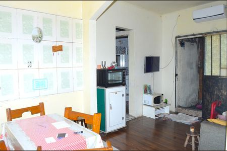 Casa para alugar com 100m², 2 quartos e 1 vagaSala