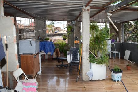 Casa para alugar com 100m², 2 quartos e 1 vagaTerraço