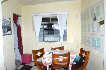 Sala de casa para alugar com 2 quartos, 100m² em Primeiro de Maio, Belo Horizonte