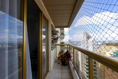 Apartamento à venda com 107m², 3 quartos e 2 vagasVaranda da sala