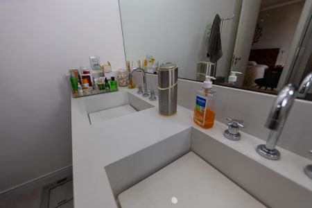 Apartamento à venda com 107m², 3 quartos e 2 vagasBanheiro da Suite