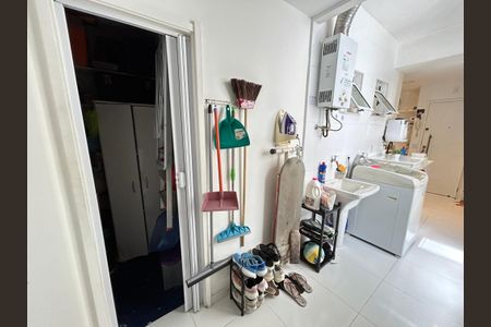 Apartamento à venda com 79m², 3 quartos e 1 vagaÁrea de Serviço