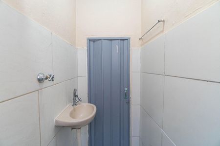 Casa para alugar com 28m², 1 quarto e sem vaga Casa para alugar com 28m², 1 quarto e sem vagaBanheiro