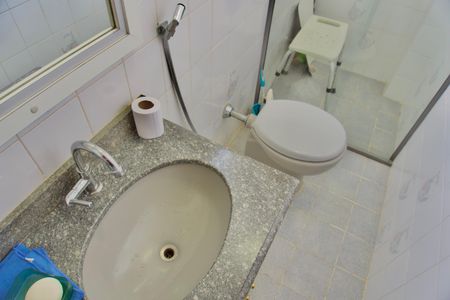 Apartamento à venda com 64m², 2 quartos e 1 vagaSuíte - Banheiro