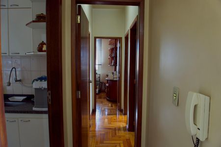Corredor de apartamento à venda com 2 quartos, 64m² em Alto Caiçaras, Belo Horizonte