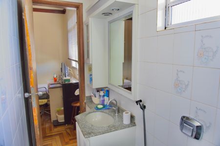 Apartamento à venda com 64m², 2 quartos e 1 vagaSuíte - Banheiro