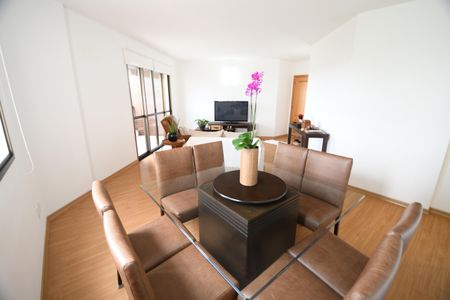 Sala de apartamento à venda com 4 quartos, 137m² em Jardim das Paineiras, Campinas