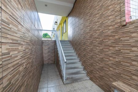 Casa de condomínio para alugar com 60m², 2 quartos e 1 vagaÁrea comum - Escada de acesso