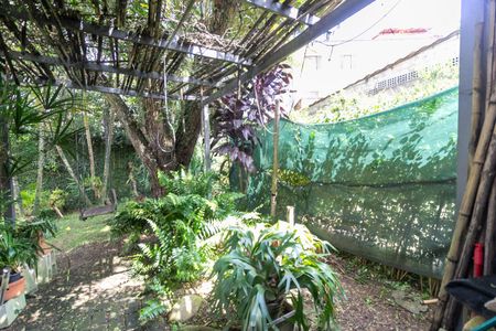 Casa de condomínio à venda com 100m², 3 quartos e 2 vagas Casa de condomínio à venda com 100m², 3 quartos e 2 vagasJardim