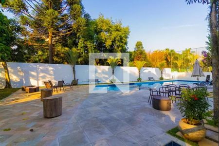 Casa de condomínio à venda com 100m², 3 quartos e 2 vagas Casa de condomínio à venda com 100m², 3 quartos e 2 vagasPiscina