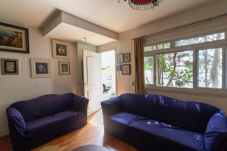 Casa de condomínio à venda com 100m², 3 quartos e 2 vagas Casa de condomínio à venda com 100m², 3 quartos e 2 vagasSala de Estar