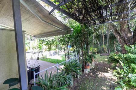 Casa de condomínio à venda com 100m², 3 quartos e 2 vagas Casa de condomínio à venda com 100m², 3 quartos e 2 vagasJardim