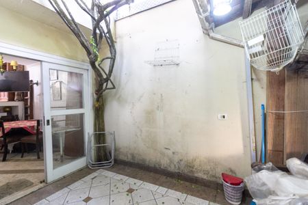 Casa de condomínio à venda com 100m², 3 quartos e 2 vagas Casa de condomínio à venda com 100m², 3 quartos e 2 vagasQuintal