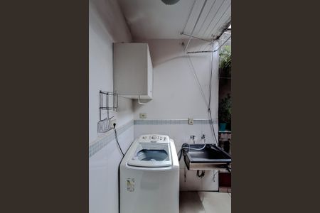 Casa à venda com 140m², 3 quartos e 1 vagaÁrea de Serviço