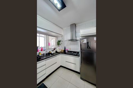 Apartamento para alugar com 100m², 2 quartos e 1 vaga Apartamento para alugar com 100m², 2 quartos e 1 vagaCozinha