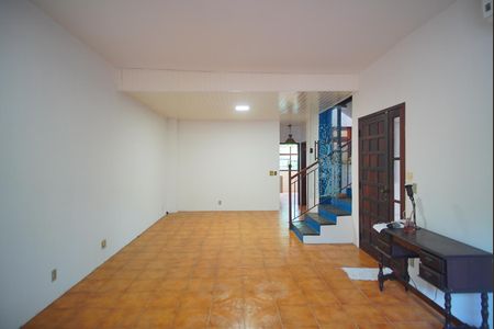 Sala de casa para alugar com 3 quartos, 283m² em Petrópolis, Porto Alegre