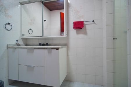 Casa à venda com 283m², 3 quartos e 2 vagasBanheiro Corredor