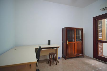 Casa à venda com 283m², 3 quartos e 2 vagasEscritório ou Quarto