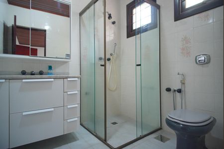 Casa à venda com 283m², 3 quartos e 2 vagasBanheiro da Suíte