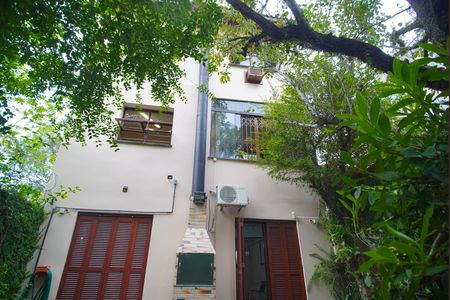 Casa à venda com 283m², 3 quartos e 2 vagasFachada Fundos