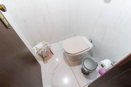 Casa à venda com 300m², 6 quartos e 1 vaga Casa à venda com 300m², 6 quartos e 1 vagaLavabo