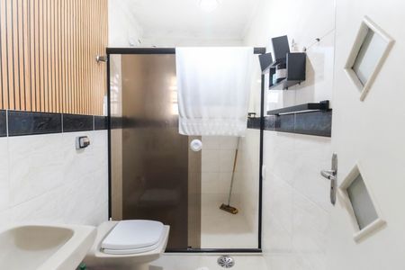 Casa à venda com 300m², 6 quartos e 1 vaga Casa à venda com 300m², 6 quartos e 1 vagaBanheiro Quarto 3 - Suíte