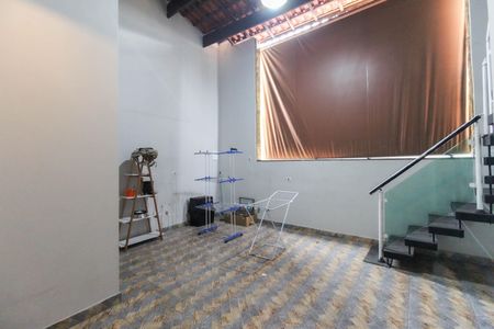 Casa à venda com 300m², 6 quartos e 1 vaga Casa à venda com 300m², 6 quartos e 1 vagaSalão Casa 2