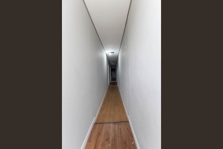 Casa à venda com 300m², 6 quartos e 1 vaga Casa à venda com 300m², 6 quartos e 1 vagaCorredor Casa 2