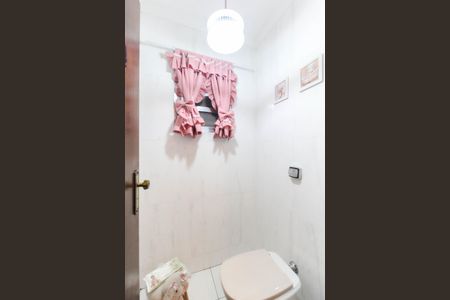 Casa à venda com 300m², 6 quartos e 1 vaga Casa à venda com 300m², 6 quartos e 1 vagaLavabo