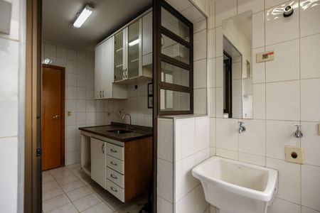Apartamento para alugar com 64m², 2 quartos e 1 vaga Apartamento para alugar com 64m², 2 quartos e 1 vagaCozinha e Área de Serviço